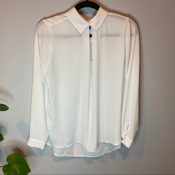 Vince Camuto Keyhole Blouse - Picture 1 of 6
